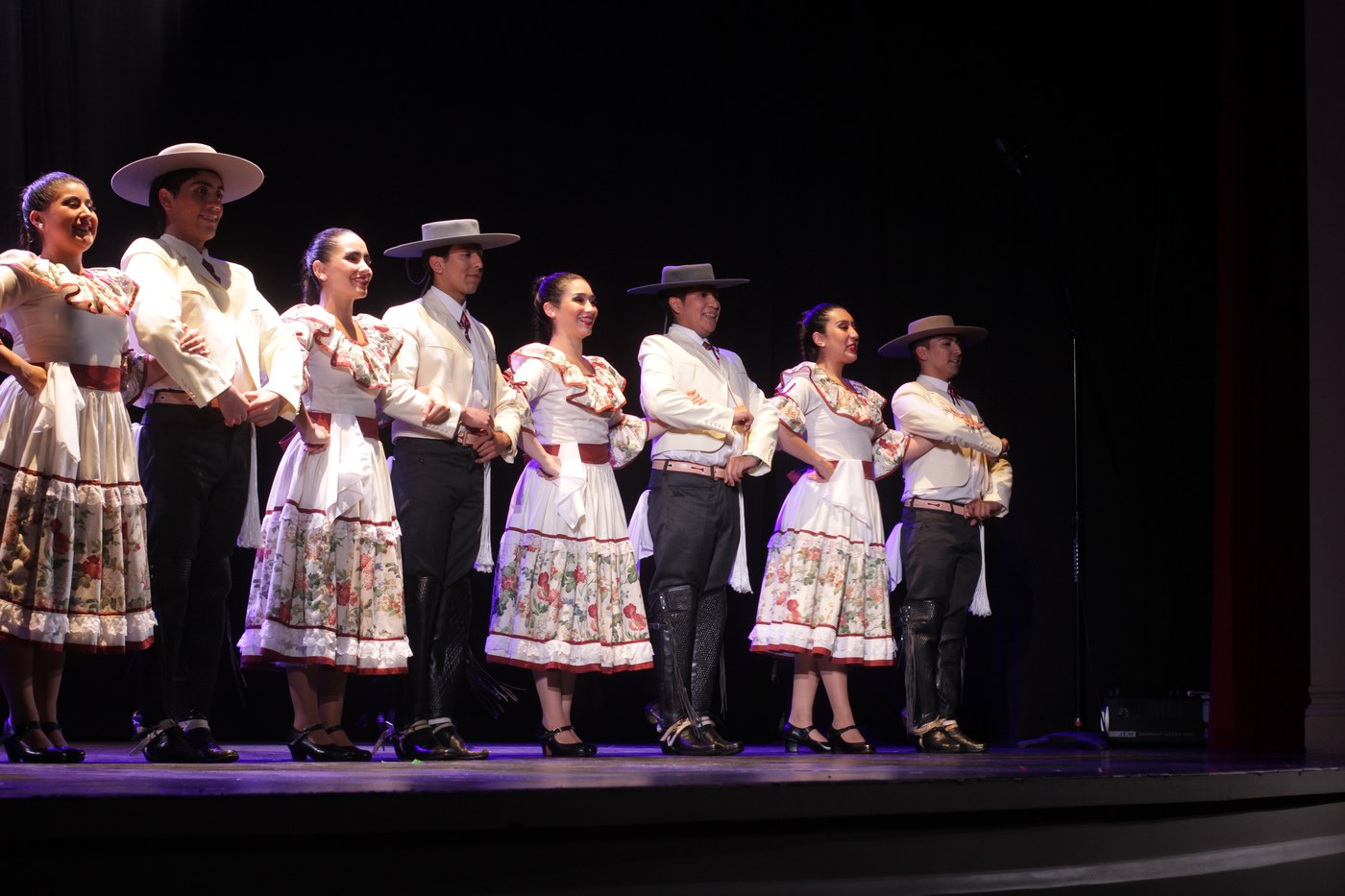 Cuadro Centro de BAFUACh: cueca y danzas de la zona central de Chile